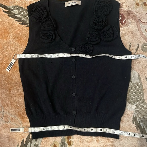 Valentino black cashmere with roses 🌹 sweater (k) - Picture 4 of 4